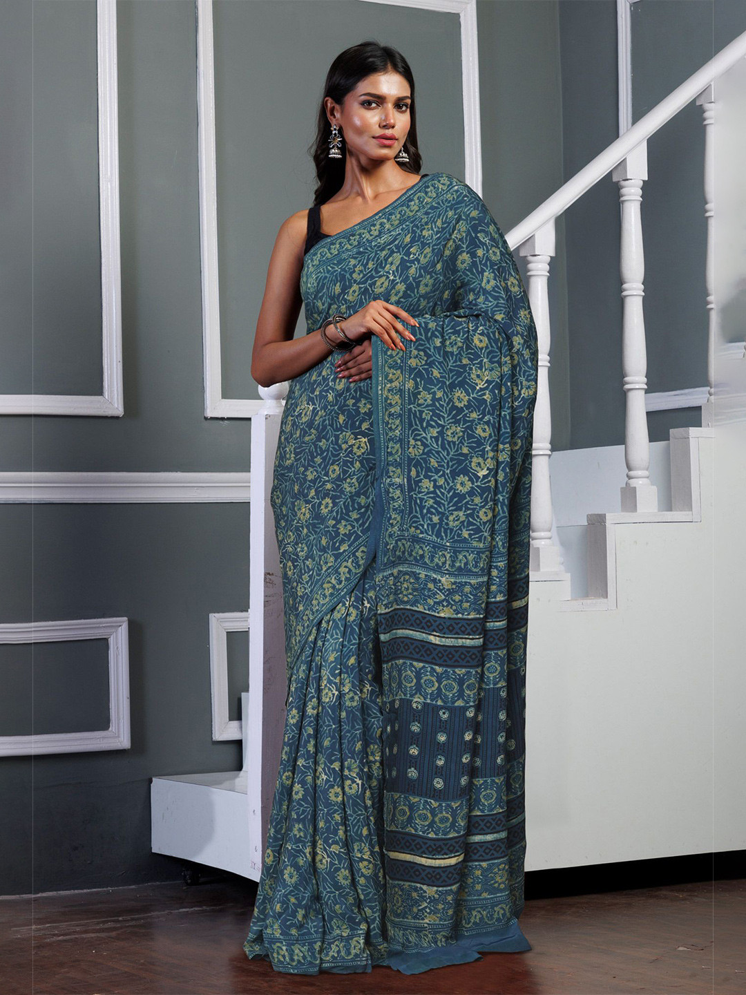 

Unnati Silks Floral Printed Pure Silk Handloom Block Print Saree, Blue