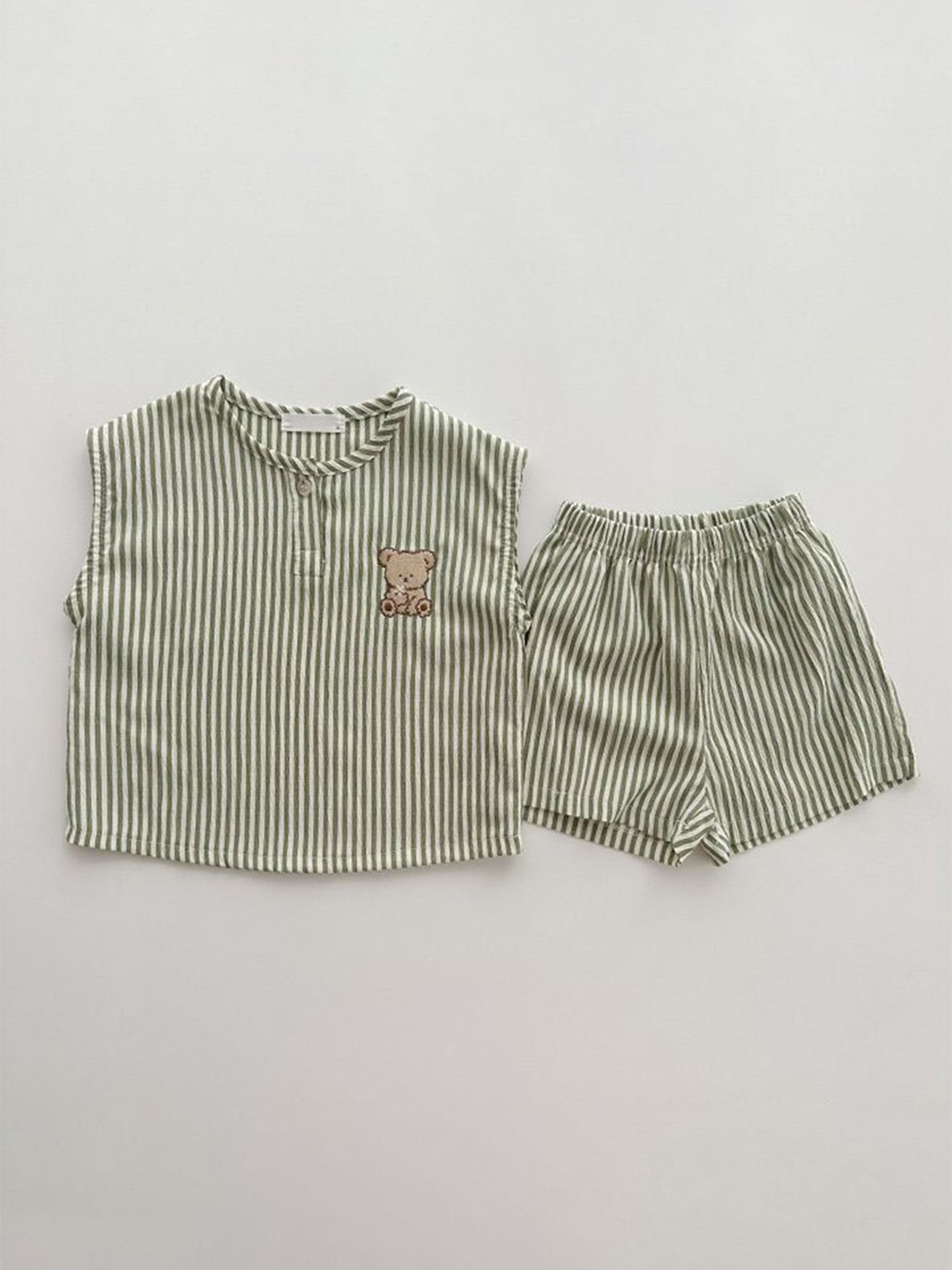 

LULU & SKY Unisex Kids Striped Top with Shorts, Green