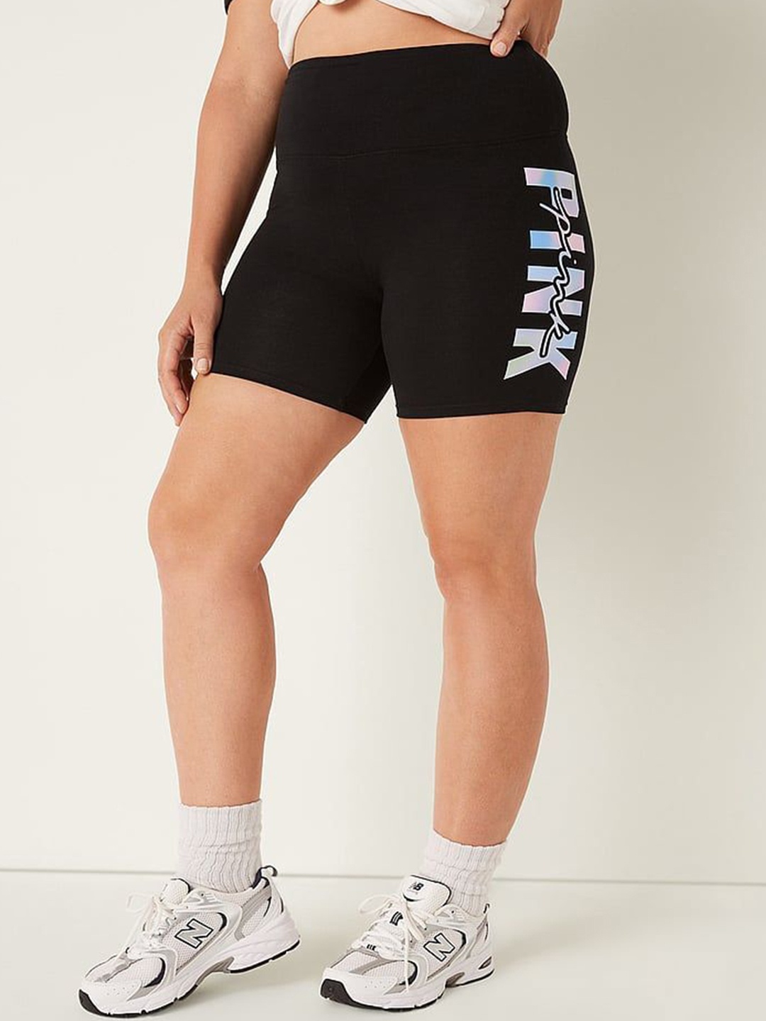 

Victoria's Secret Women Printed Skinny Fit High-Rise Shorts, Black