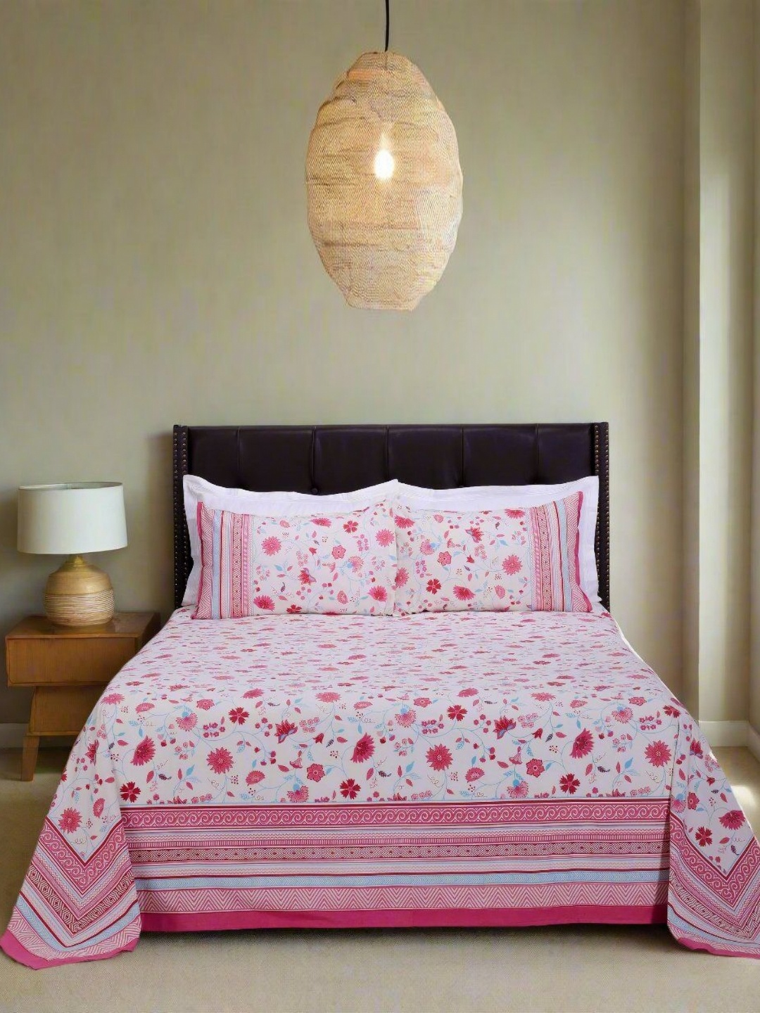 

SHAHENAZ Pink & White Floral Cotton 120 TC Super King Bedsheet Set-2.7 m X 2.7 m