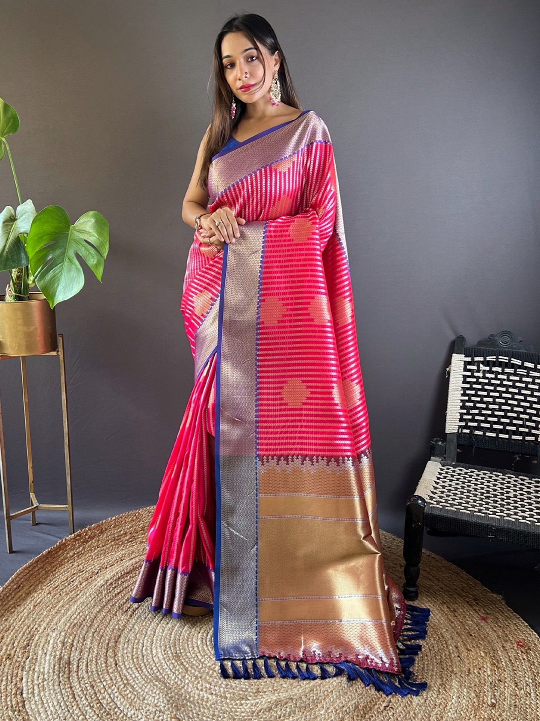

LeeliPeeri Designer Woven Design Zari Silk Blend Designer Banarasi Saree, Pink