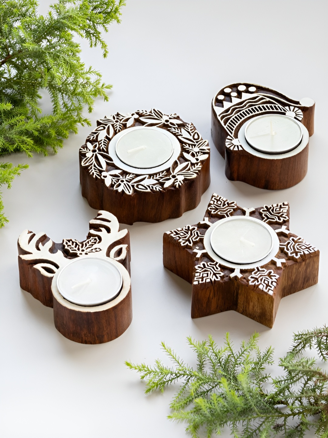 

Eyaas Brown & White Set of 4 Candle Holder