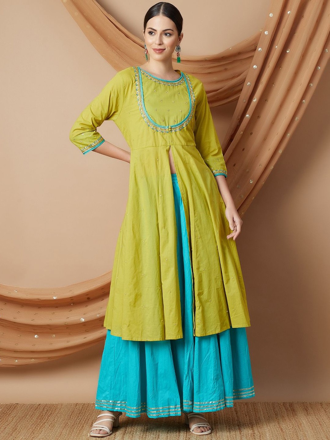 

Melange by Lifestyle Embroidered Kurta With Sharara Kurta Set, Green
