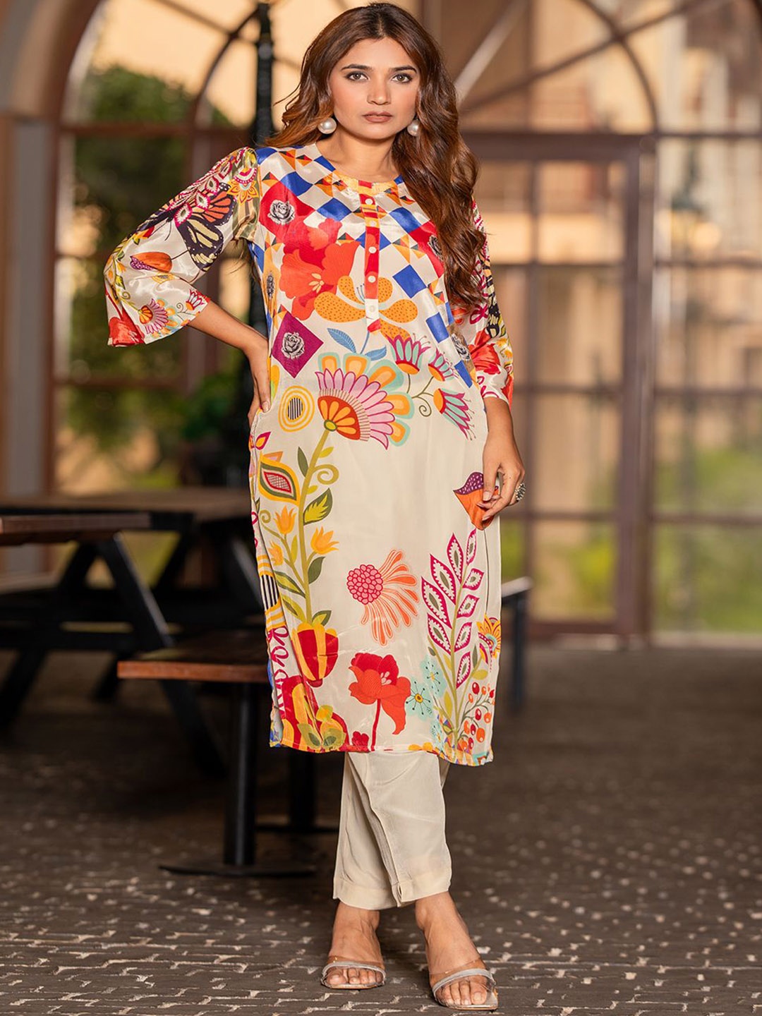 

PIRRA DESIGNS Women Floral Printed Regular Kurta with Trousers, Red