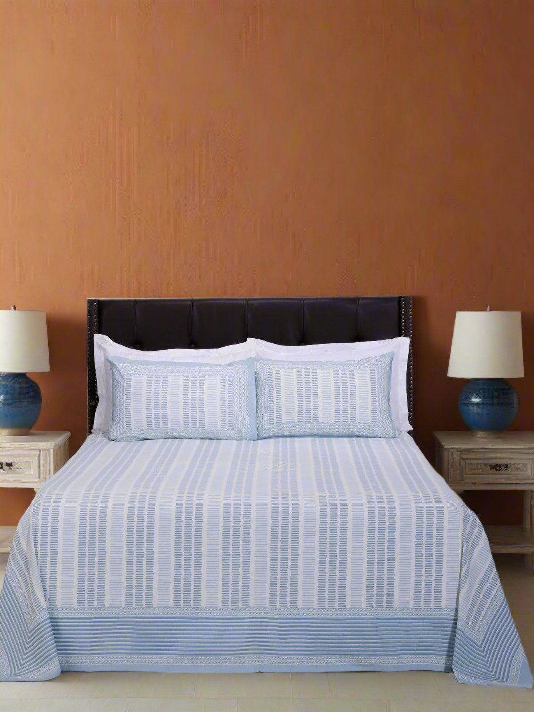 

SHAHENAZ Blue & White Geometric Cotton 120 TC Queen Bedsheet with 2 Pillow Covers