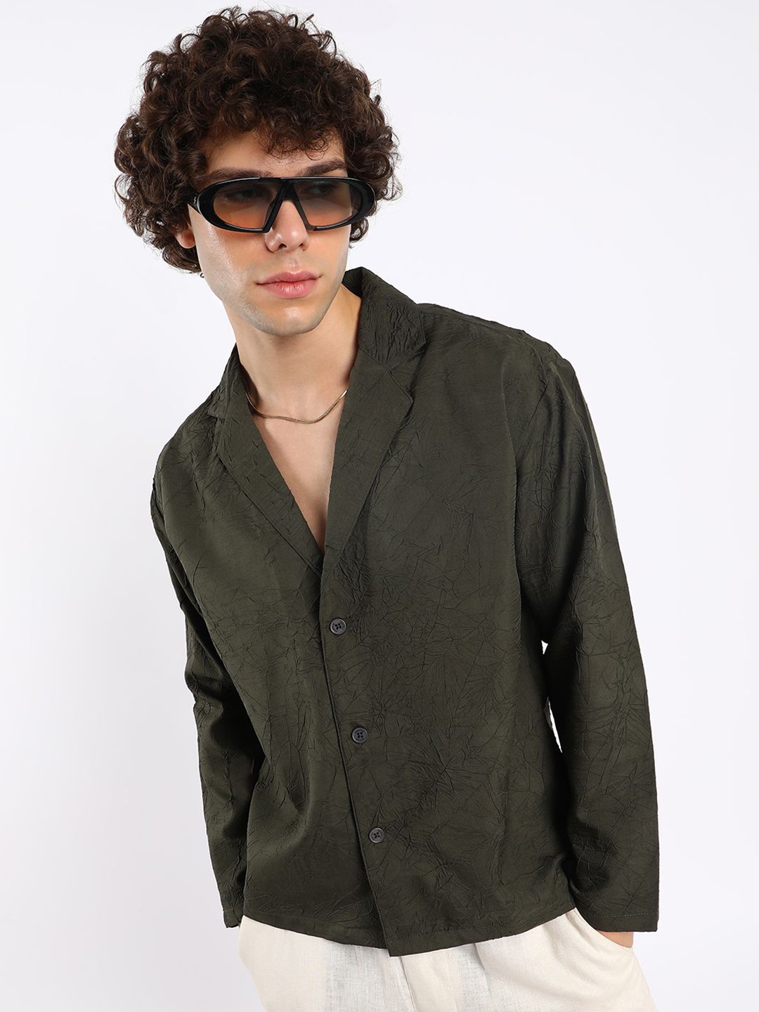 

Campus Sutra Men Comfort Spread Collar Solid Oversized Casual Shirt, Green