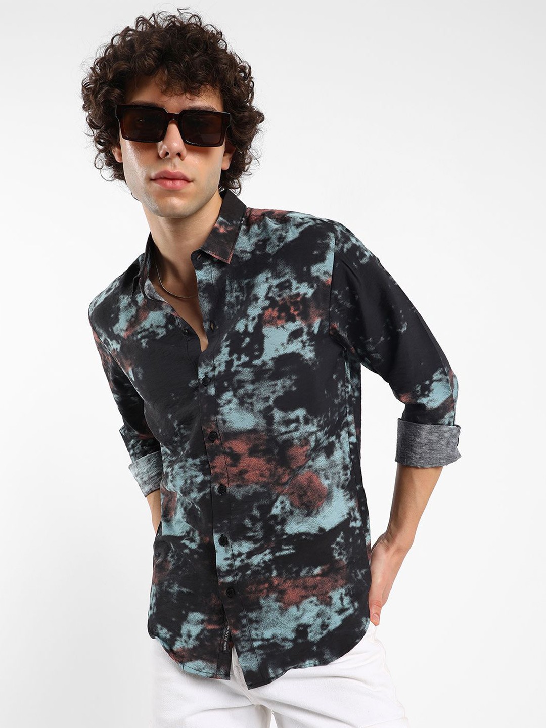 

Campus Sutra Men Comfort Spread Collar Abstract Printed Casual Shirt, Black