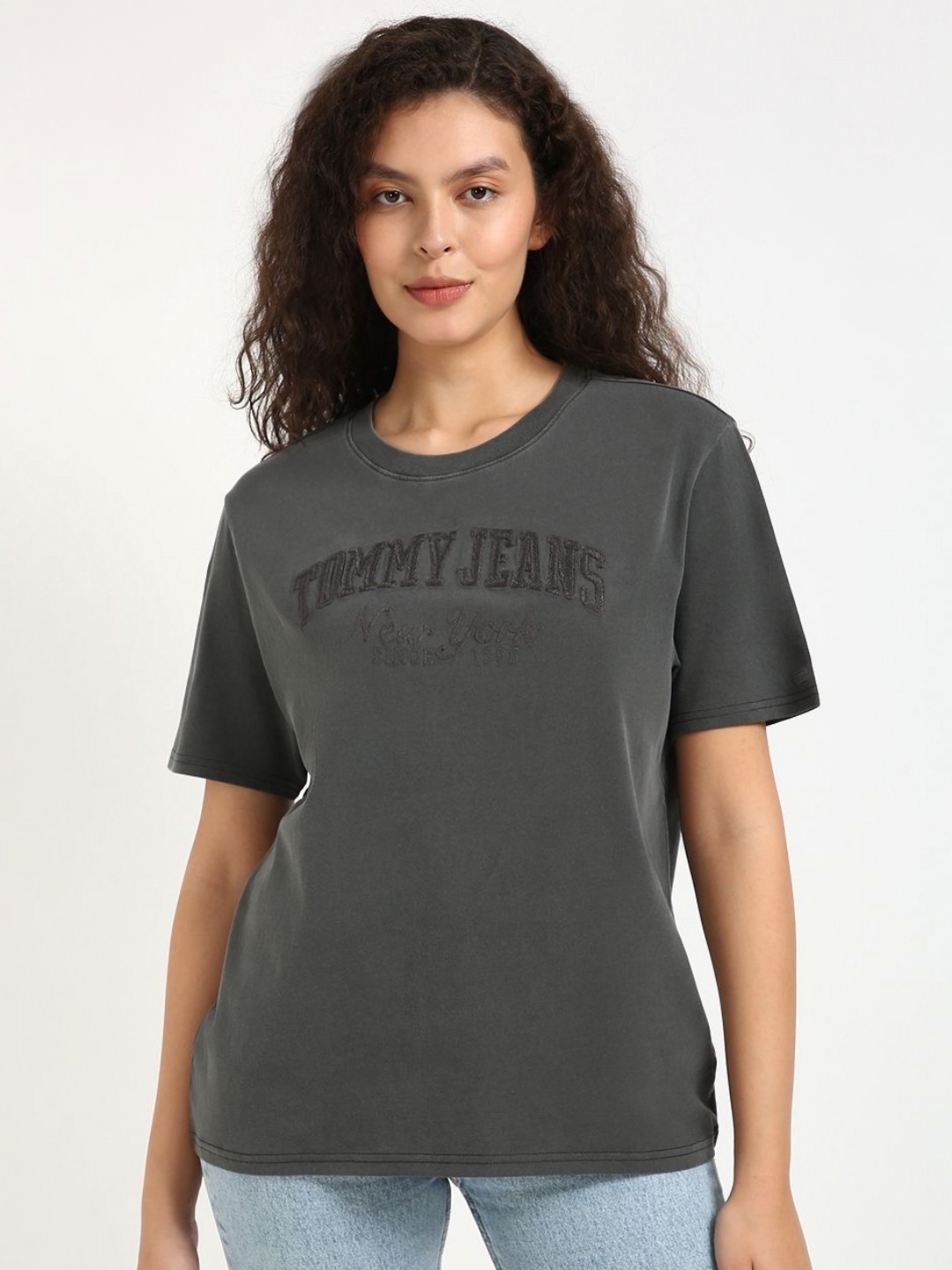 

Tommy Hilfiger Women Typography T-shirt, Black