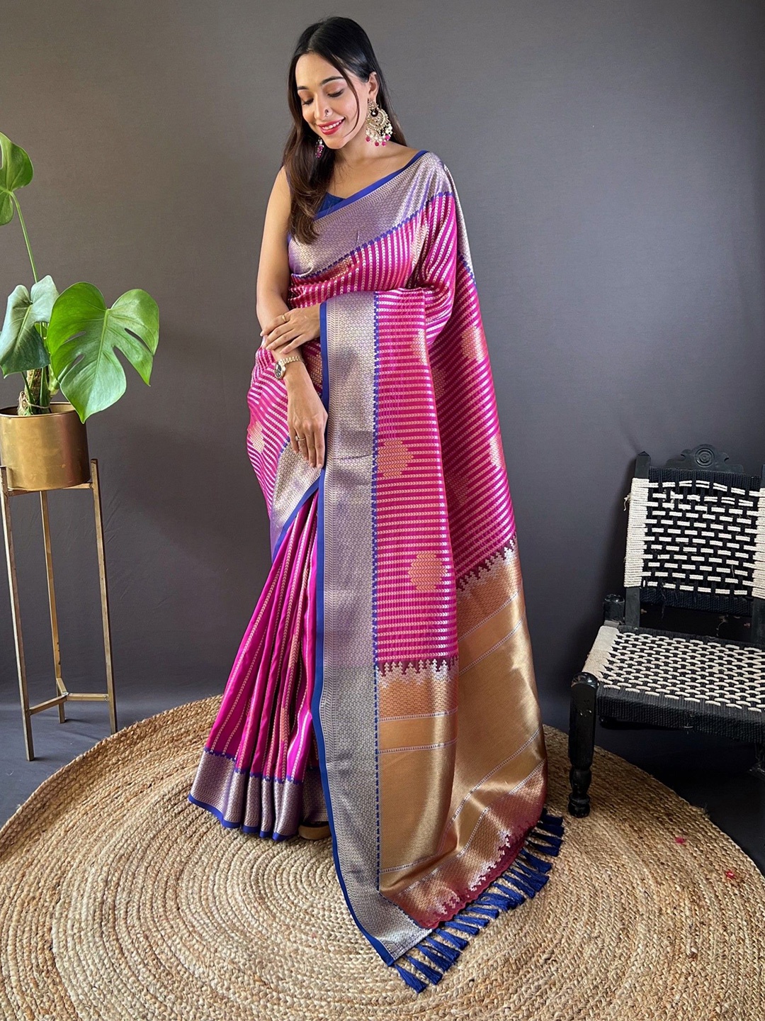 

LeeliPeeri Designer Woven Design Zari Silk Blend Banarasi Saree, Purple