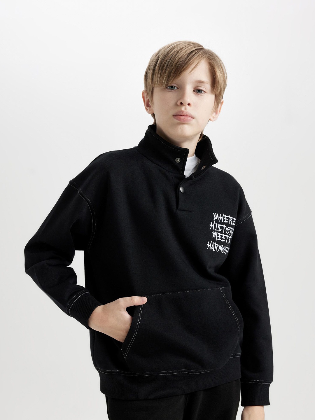 

DeFacto Boys Printed Turtle Neck Pullover, Black