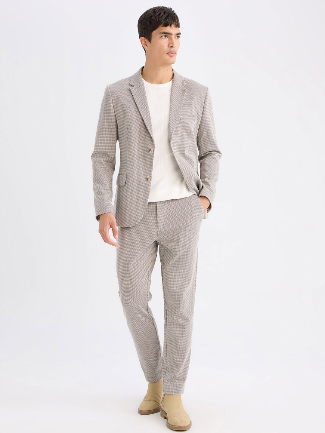 

DeFacto Men Mid-Rise Regular Fit Formal Trousers, Na