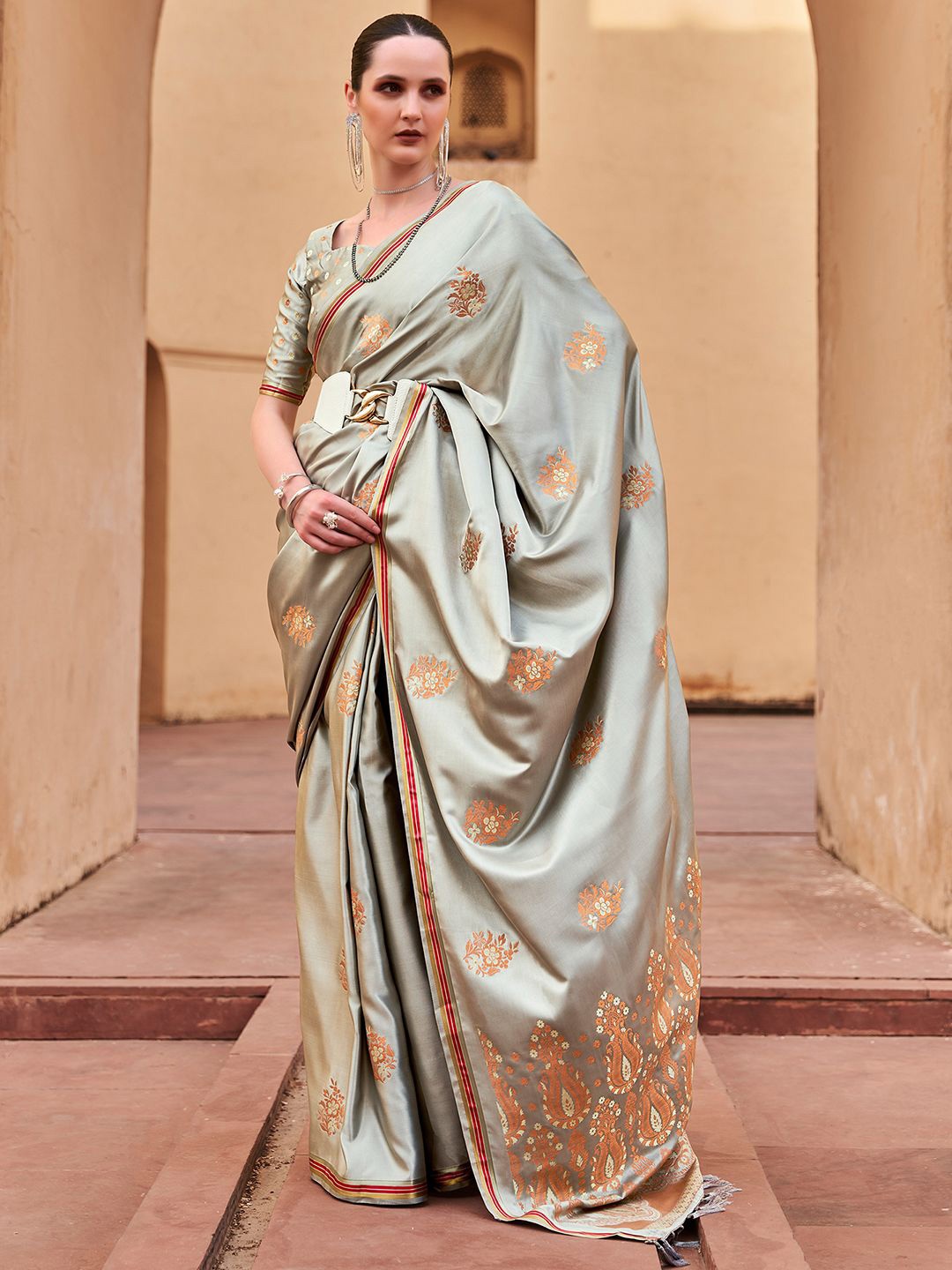 

Satrani Woven Design Zari Pure Silk Banarasi Saree, Grey
