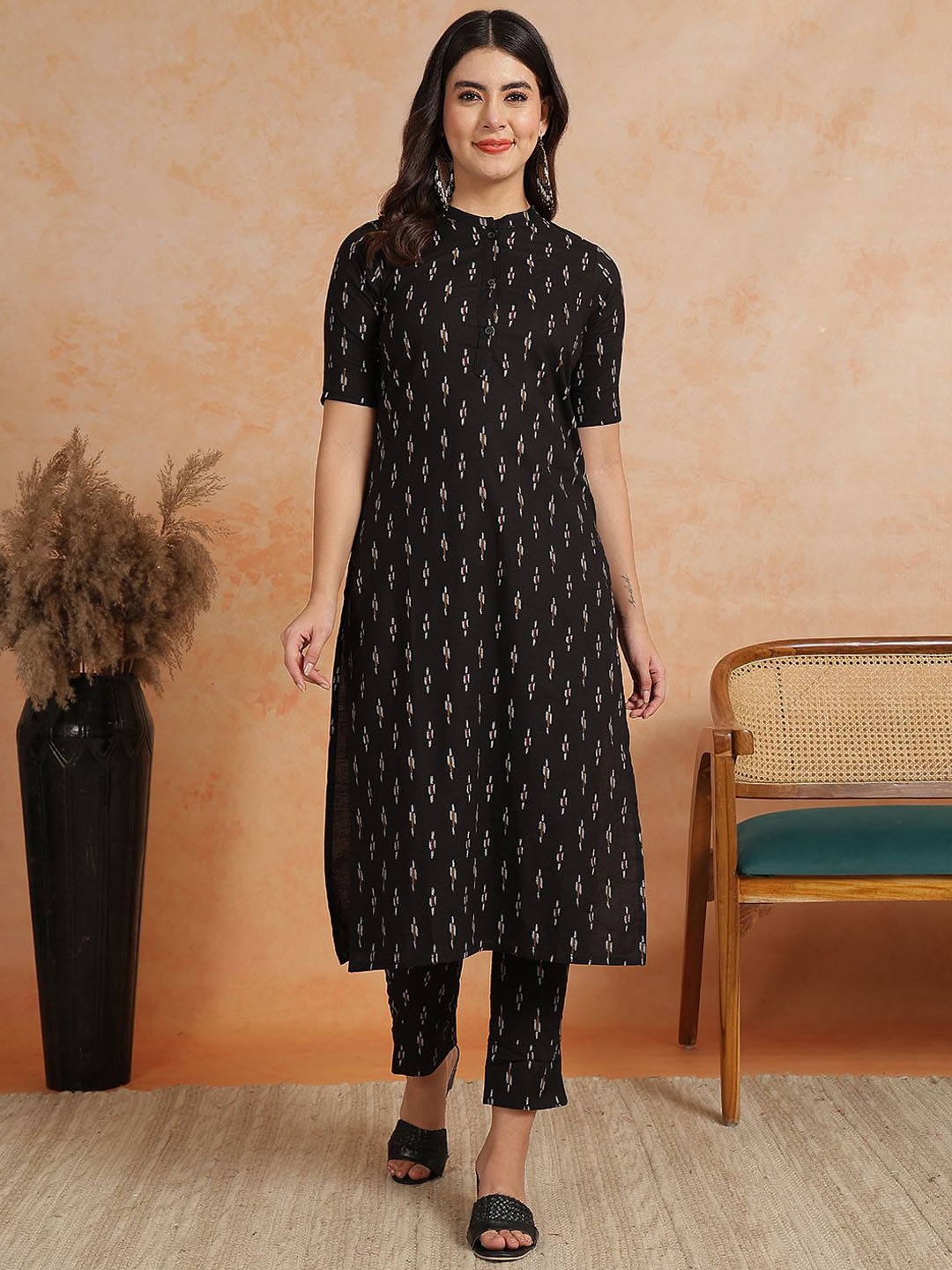 

antaran Women Ethnic Motifs Printed Regular Pure Cotton Kurta with Trousers, Black