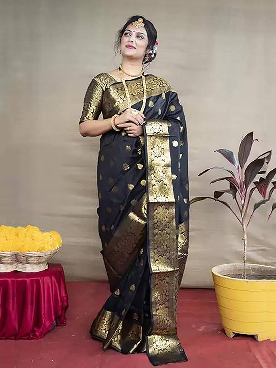 

KALINI Woven Design Silk Blend Banarasi Saree, Black