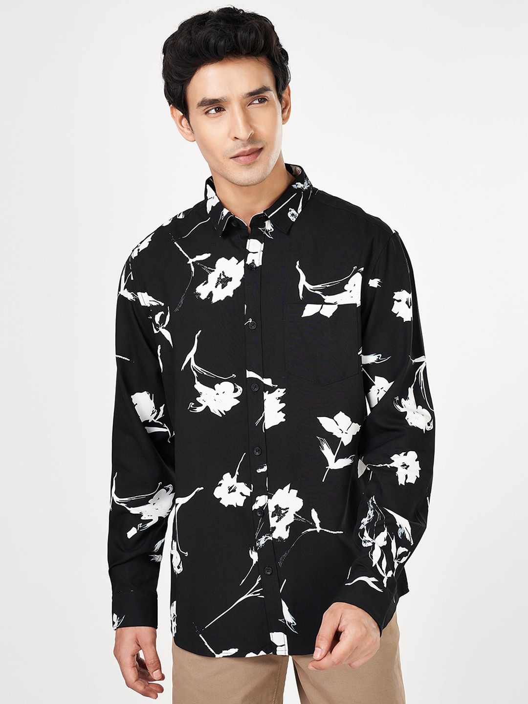 

BYFORD by Pantaloons Men Floral Opaque Printed Casual Shirt, Black