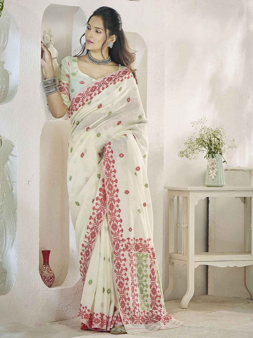 

Satrani Woven Design Zari Silk Cotton Banarasi Saree, Off white