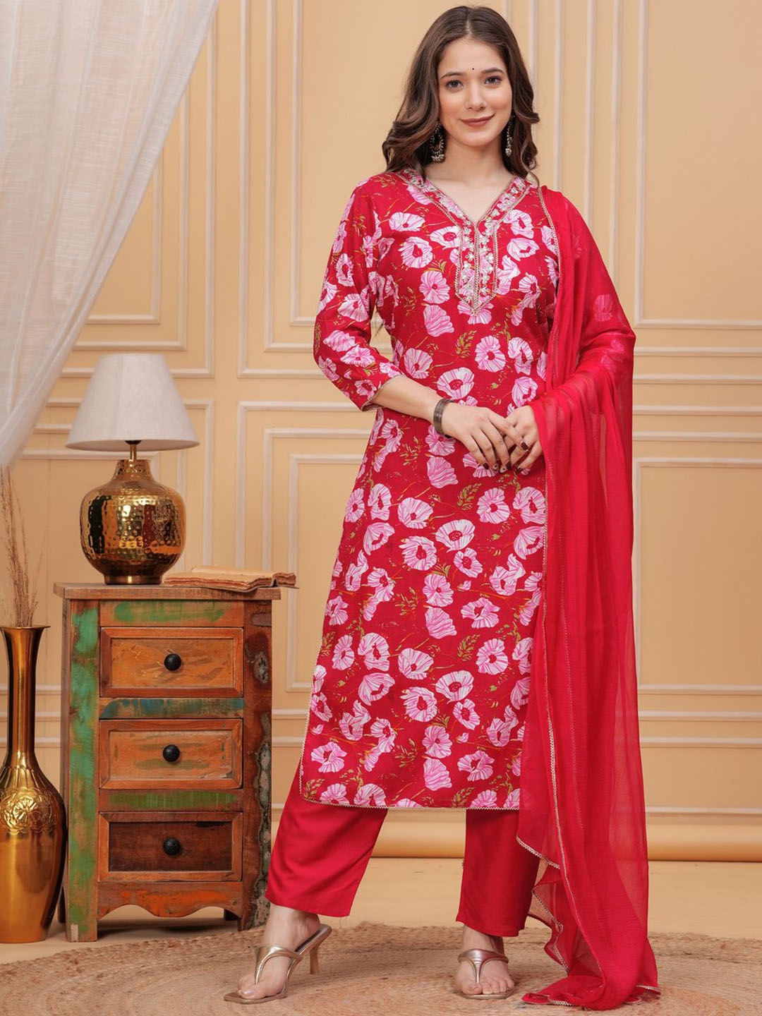 

TOULIN Women Floral Printed Regular Pure Cotton Kurta with Palazzos & With Dupatta, Red