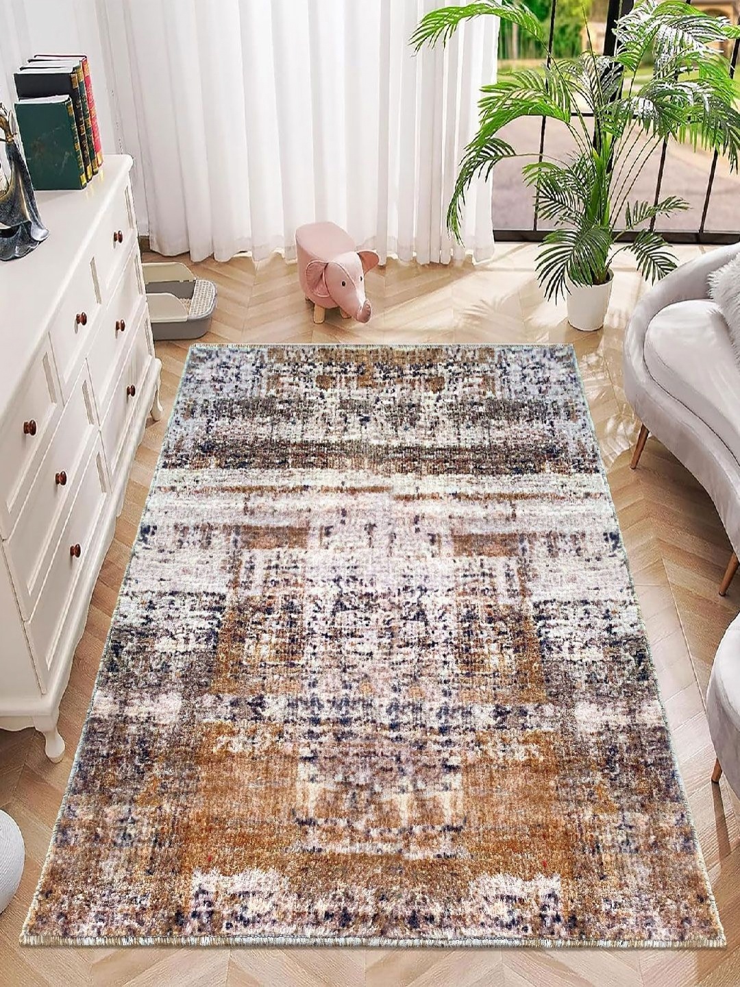 

LUXEHOME INTERNATIONAL Gold-Toned Striped Anti-Skid Nylon Carpet