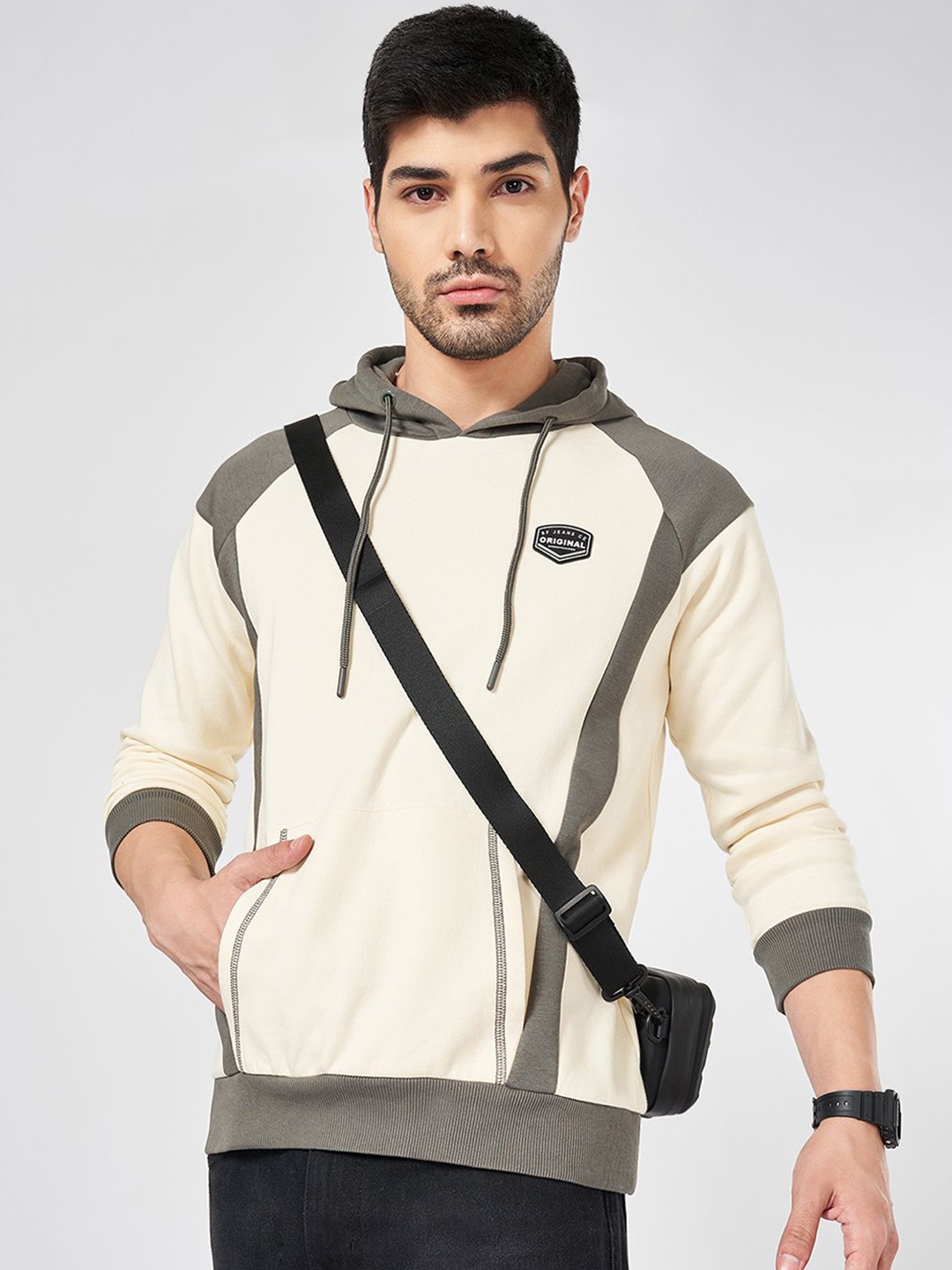 

SF JEANS by Pantaloons Men Cotton Colourblocked Pullover Sweatshirt, Cream