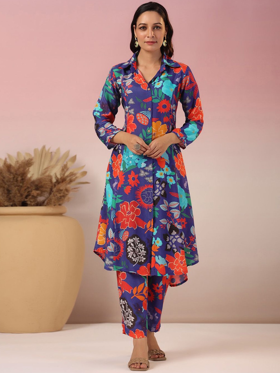 

Meena Bazaar Women Floral Printed Regular Kurta with Trousers, Blue