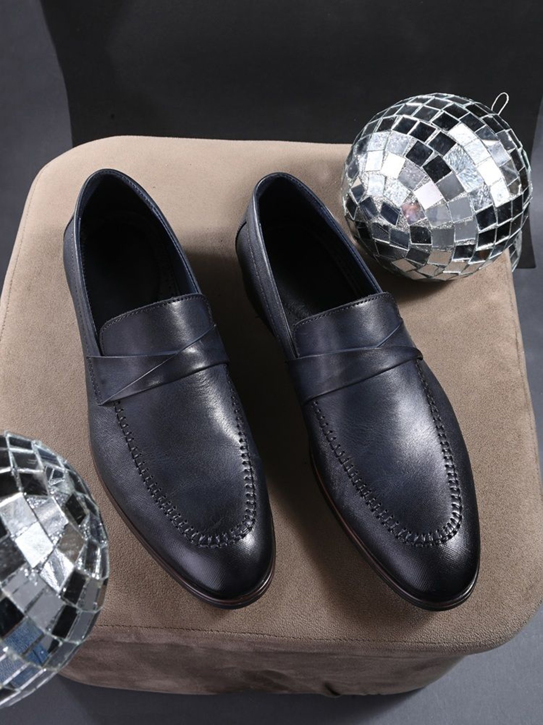 

Overdrive Men Leather Formal Loafers, Navy blue