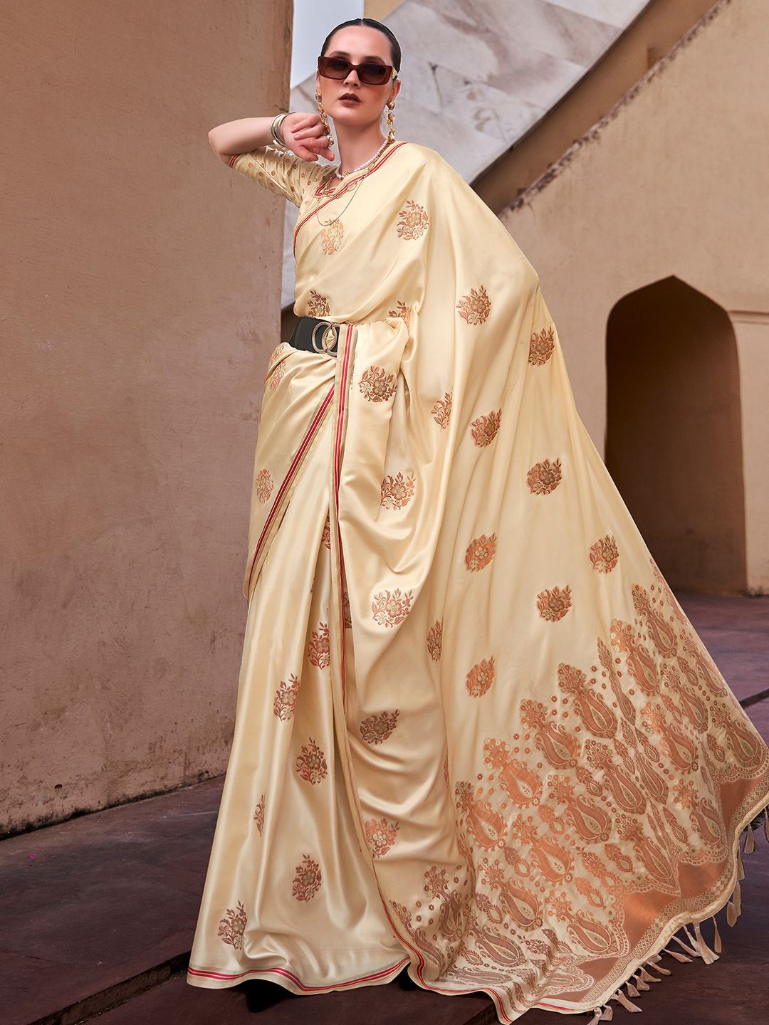 

Satrani Woven Design Zari Pure Silk Banarasi Saree, Cream