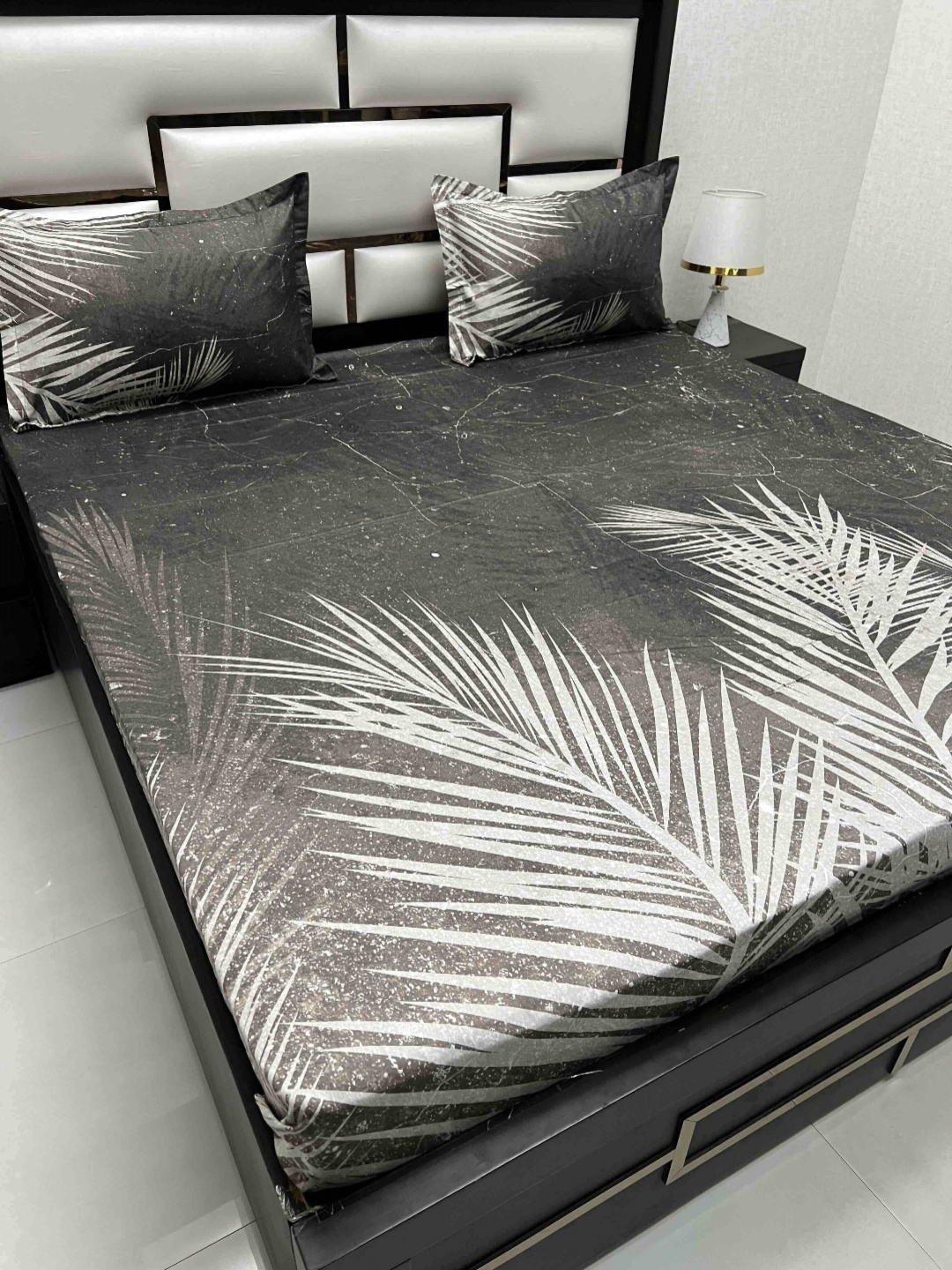 

Pure Decor Majestic Brown Floral 400 TC Pure Cotton King Bedsheet Set 2.72 m x 2.77 m