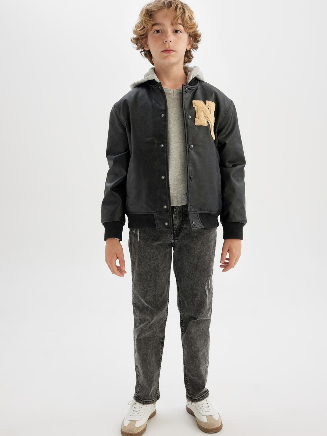 

DeFacto Boys Colourblocked Bomber Jacket, Na