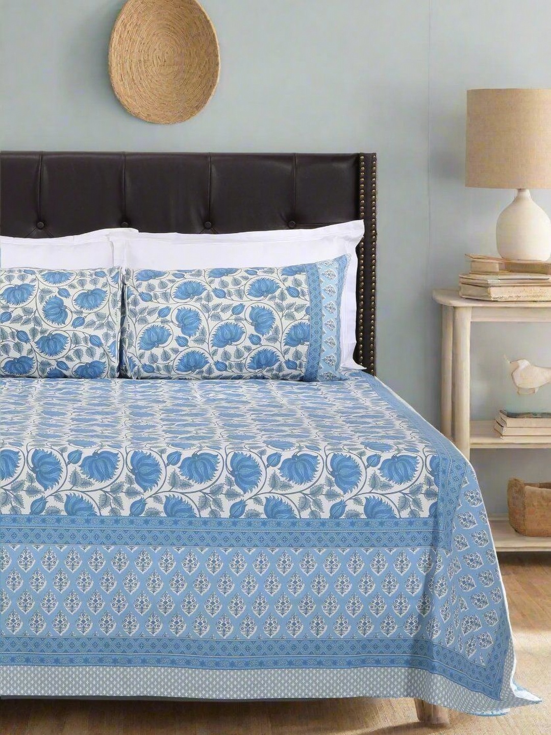 

SHAHENAZ Blue & White Floral Cotton 120 TC Double Queen Bedsheet Set-2.7 m X 2.25 m