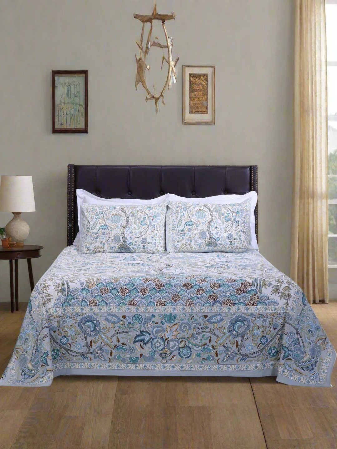 

SHAHENAZ Grey & White Floral 120 TC Queen Bedsheet with 2 Pillow Covers