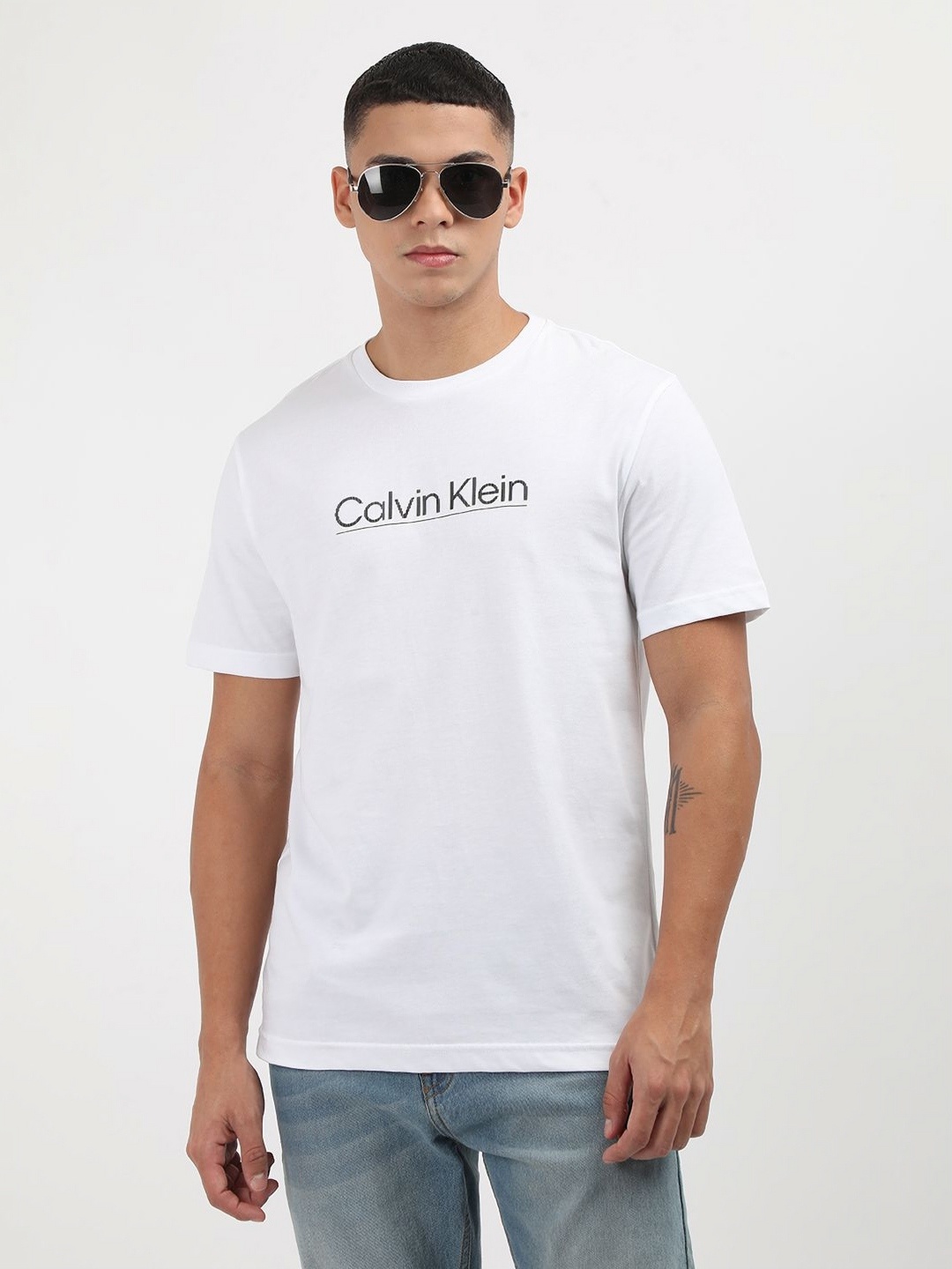 

Calvin Klein Jeans Men Applique T-shirt, White