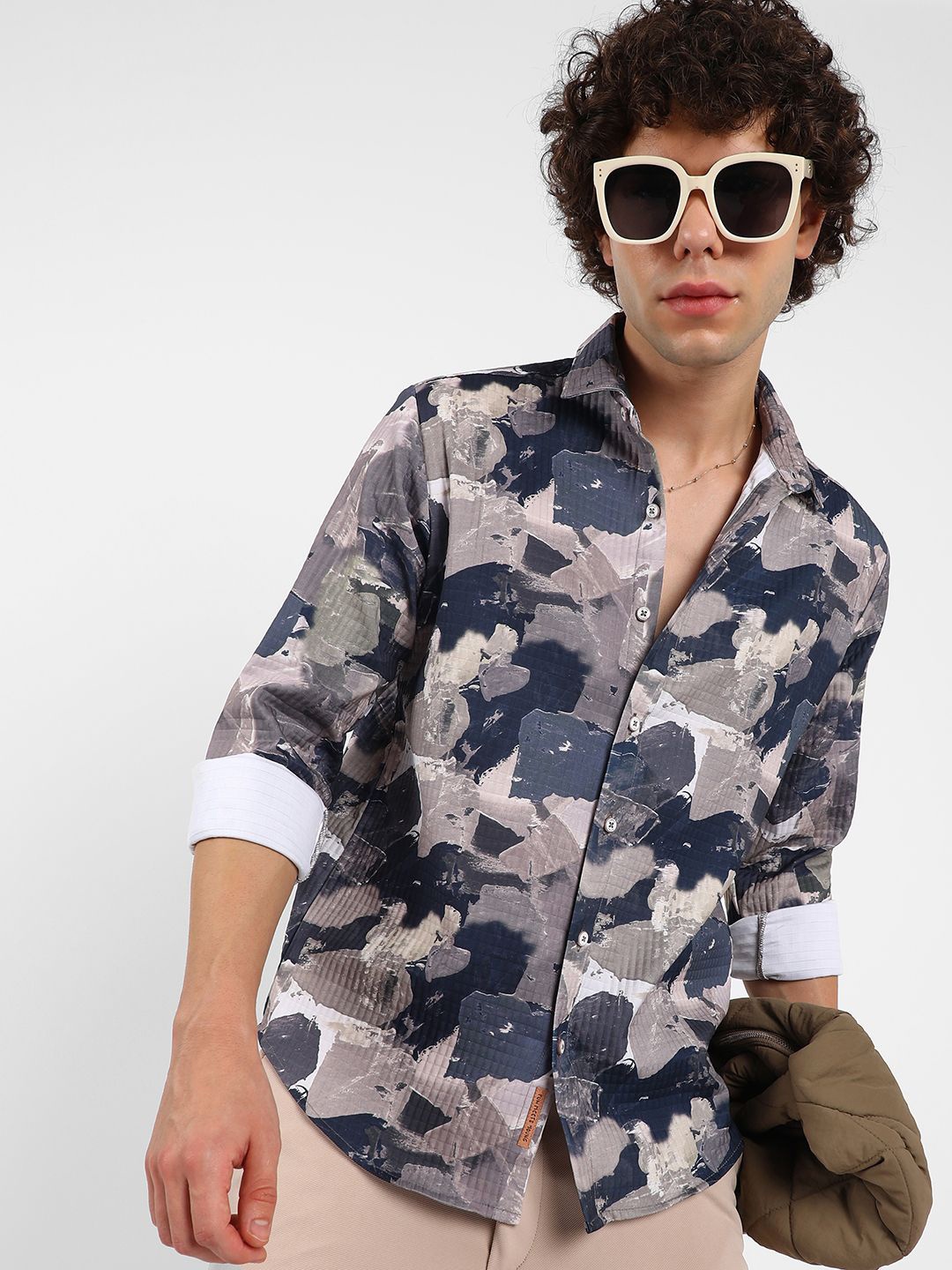 

Campus Sutra Men Comfort Spread Collar Abstract Printed Casual Shirt, White