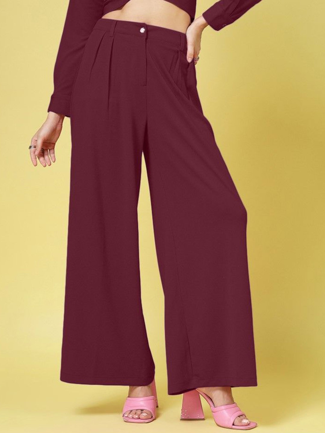 

Oomph! Women Relaxed Pleated Trousers, Purple