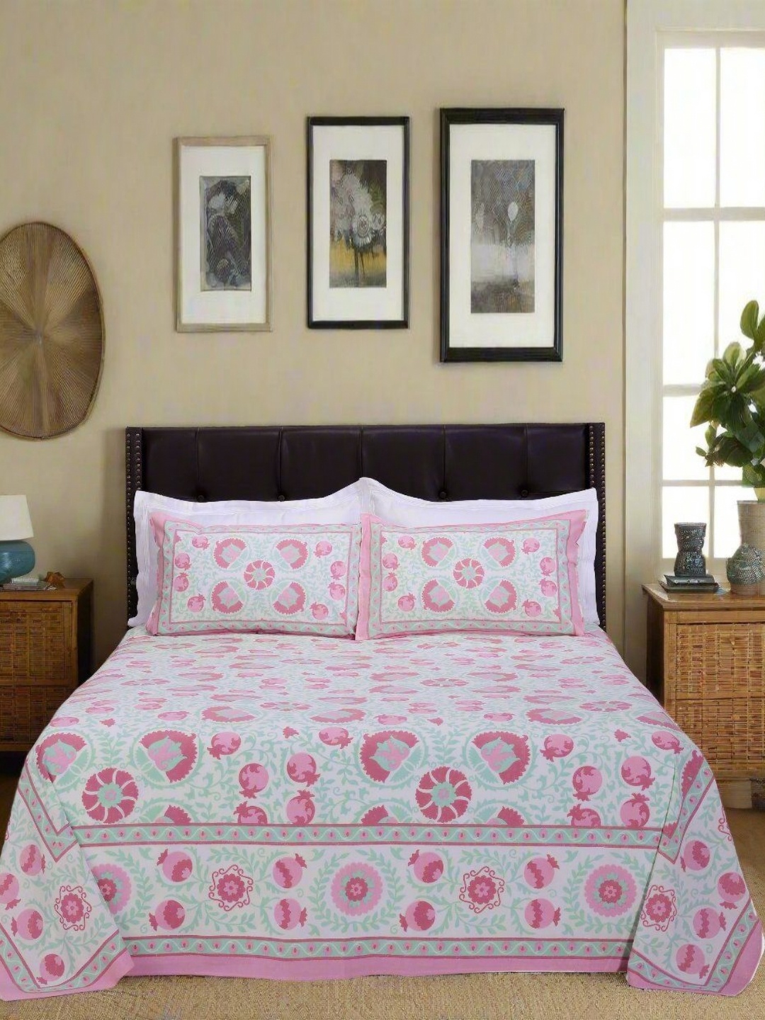 

SHAHENAZ Pink & White Floral 120 TC Queen Bedsheet with 2 Pillow Covers