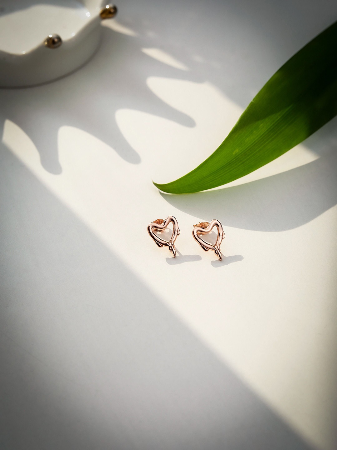 

DIAVO Contemporary Studs Earrings, Rose gold