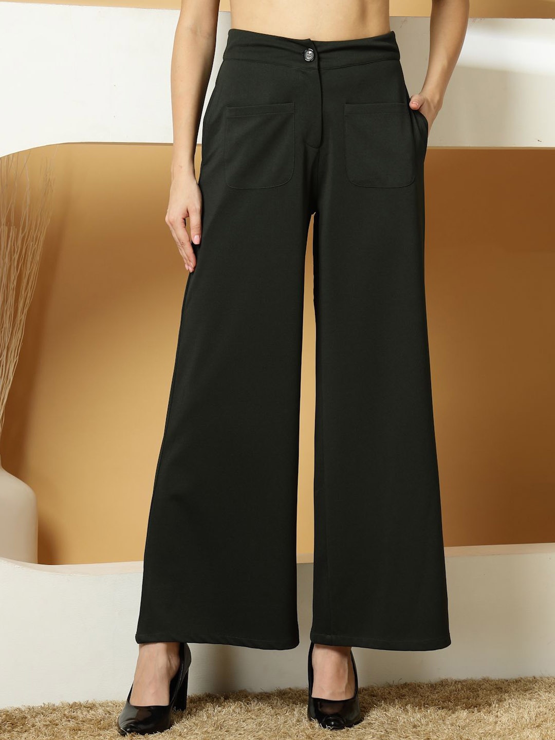 

Oomph! Women Relaxed Trousers, Green