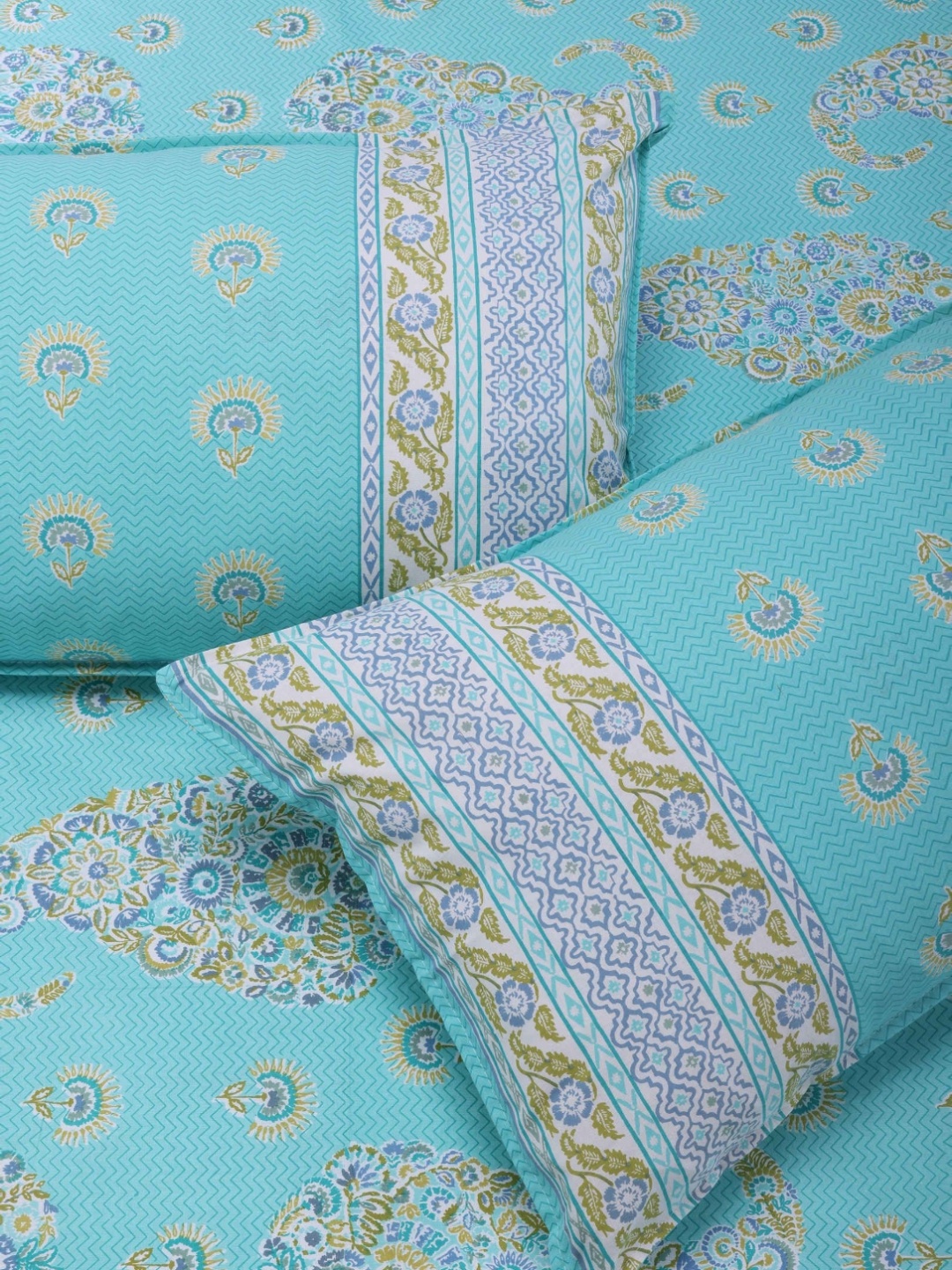 

SHAHENAZ Green & White Floral 120 TC King Bedsheet with 2 Pillow Covers