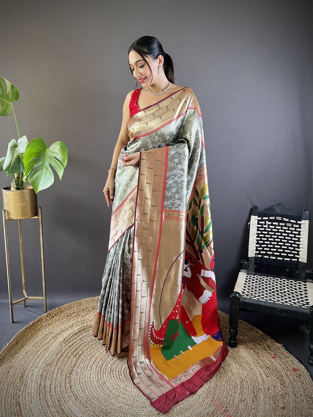 

LeeliPeeri Designer Woven Design Zari Silk Blend Banarasi Saree, Grey