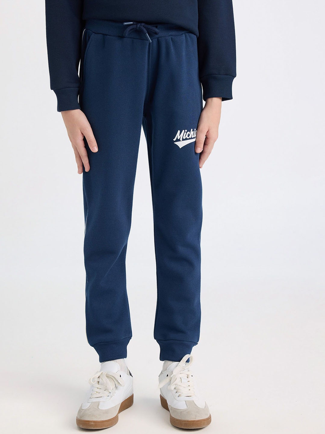 

DeFacto Boys Joggers Trousers, Na