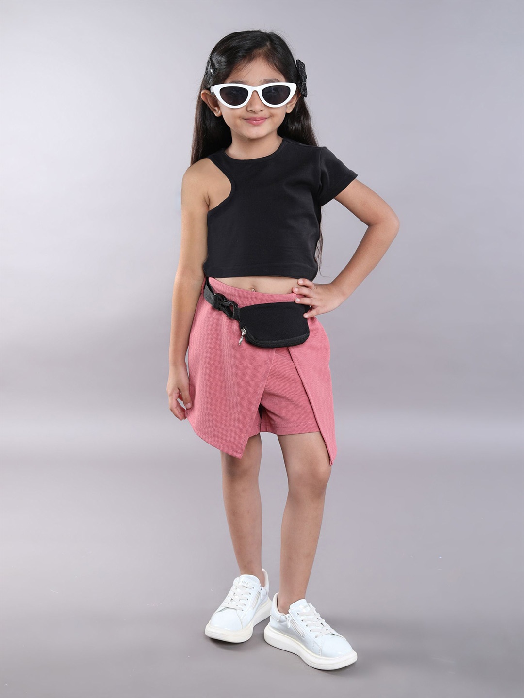 

taffykids Girls Top with Shorts, Black