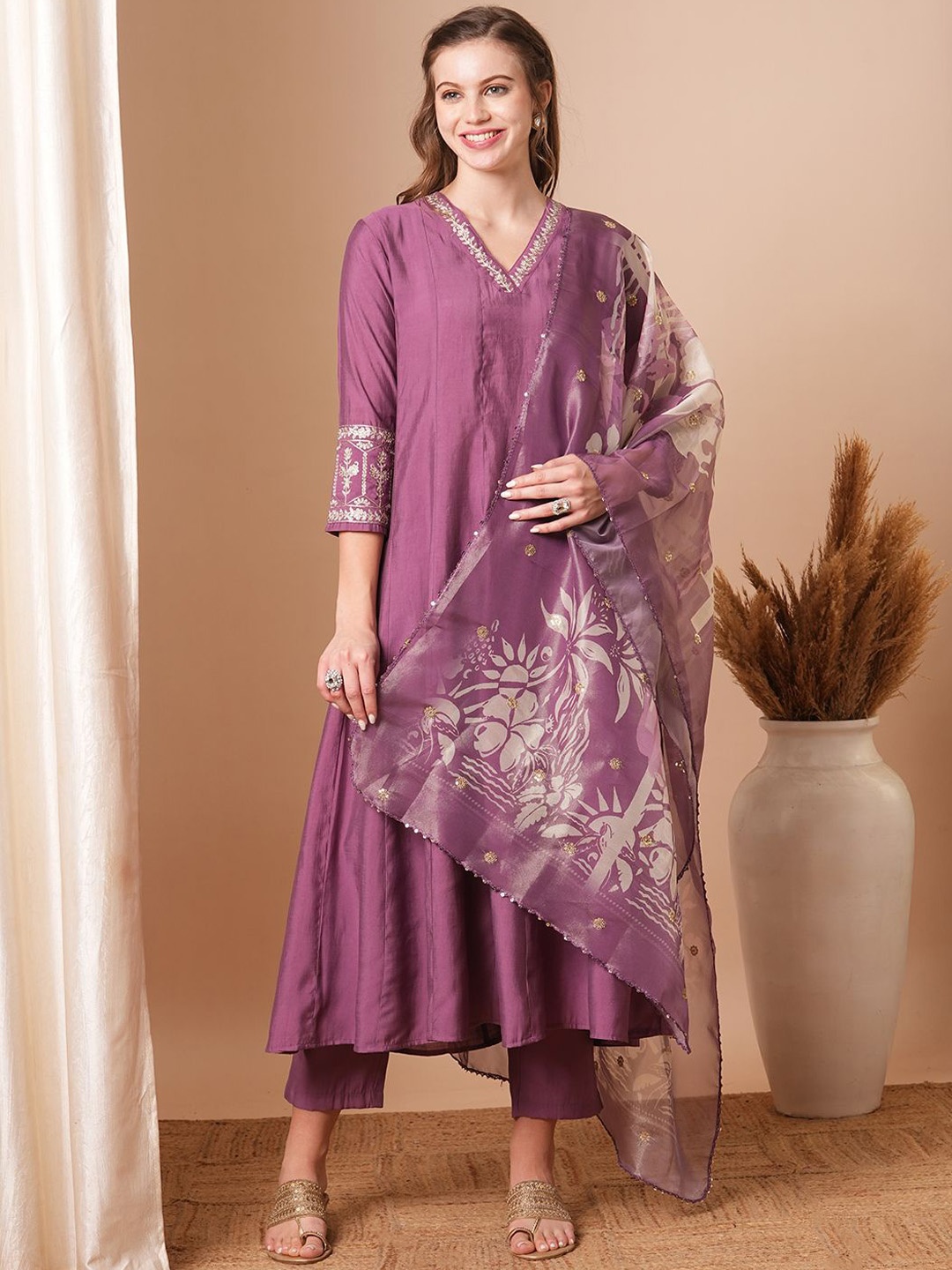 

FASHOR Women Floral Embroidered Regular Kurta with Trousers & With Dupatta, Purple