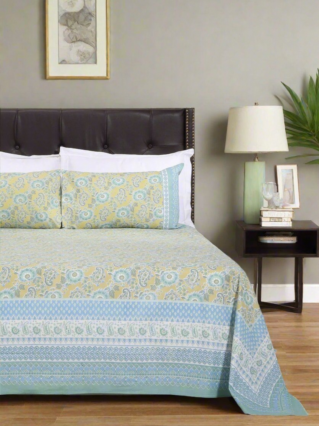 

SHAHENAZ Blue & Beige Floral Cotton 120 TC King Bedsheet with 2 Pillow Covers