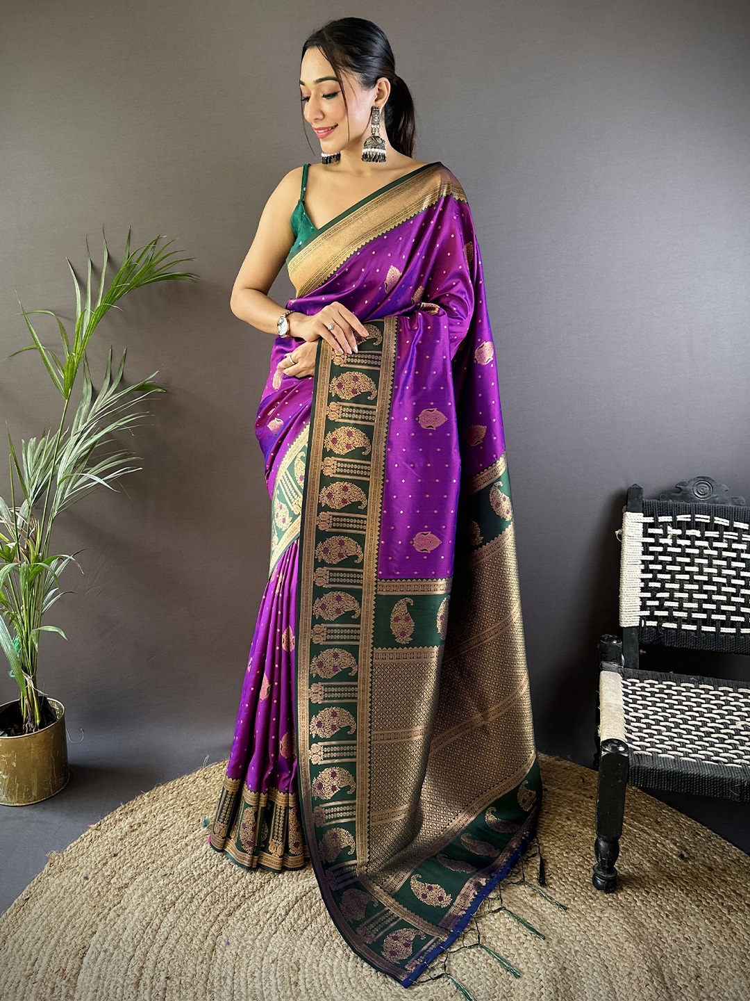 

LeeliPeeri Designer Woven Design Zari Silk Blend Banarasi Saree, Violet