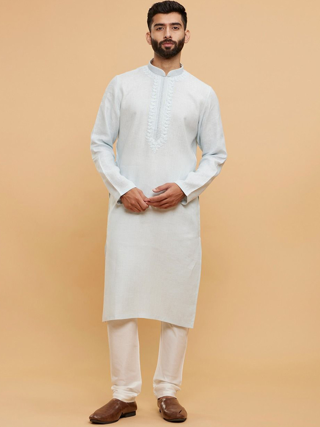 

Twamev Men Floral Embroidered Regular Thread Work Linen Kurta with Churidar, Blue