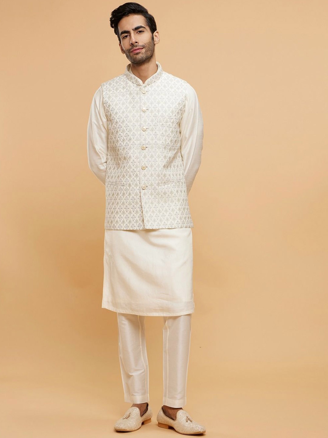 

Twamev Mandarin Collar Long Sleeves Regular Straight Kurta With Trouser With Nehru Jacket, Cream