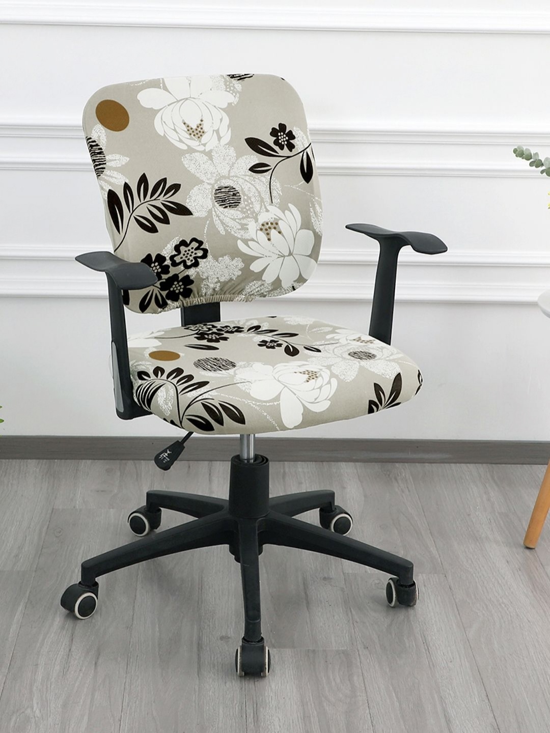 

HOKIPO Brown & Grey Floral Printed 140 GSM Chair Cover