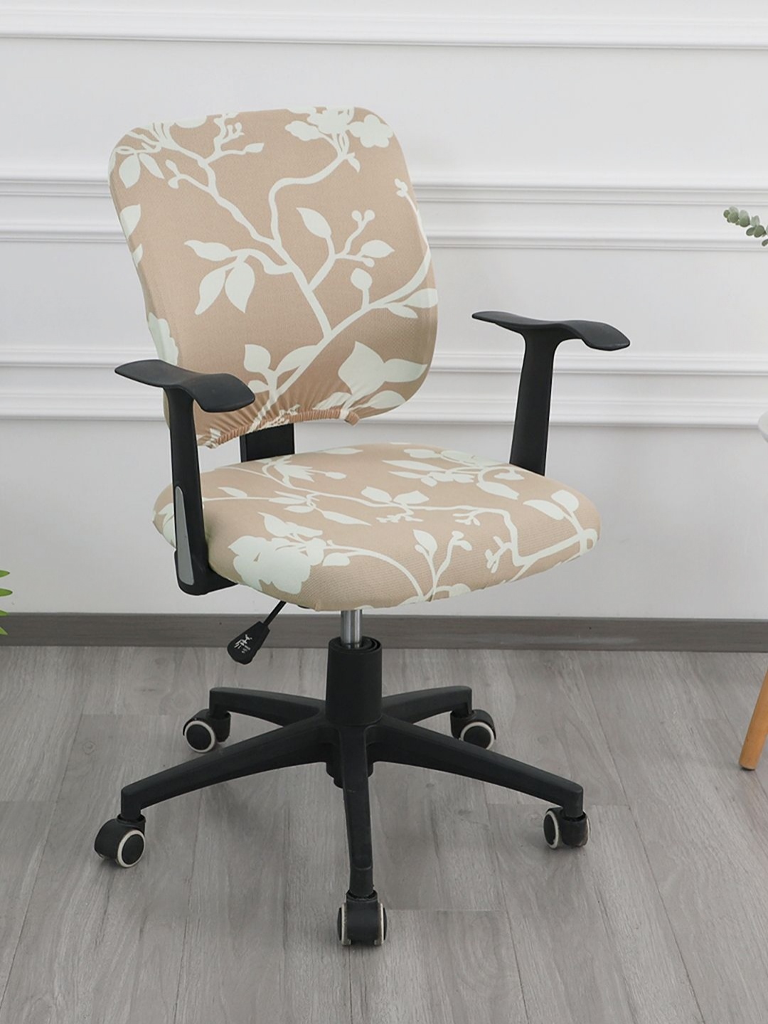 

HOKIPO Brown & White Floral Printed 140 GSM Stretchable Chair Cover