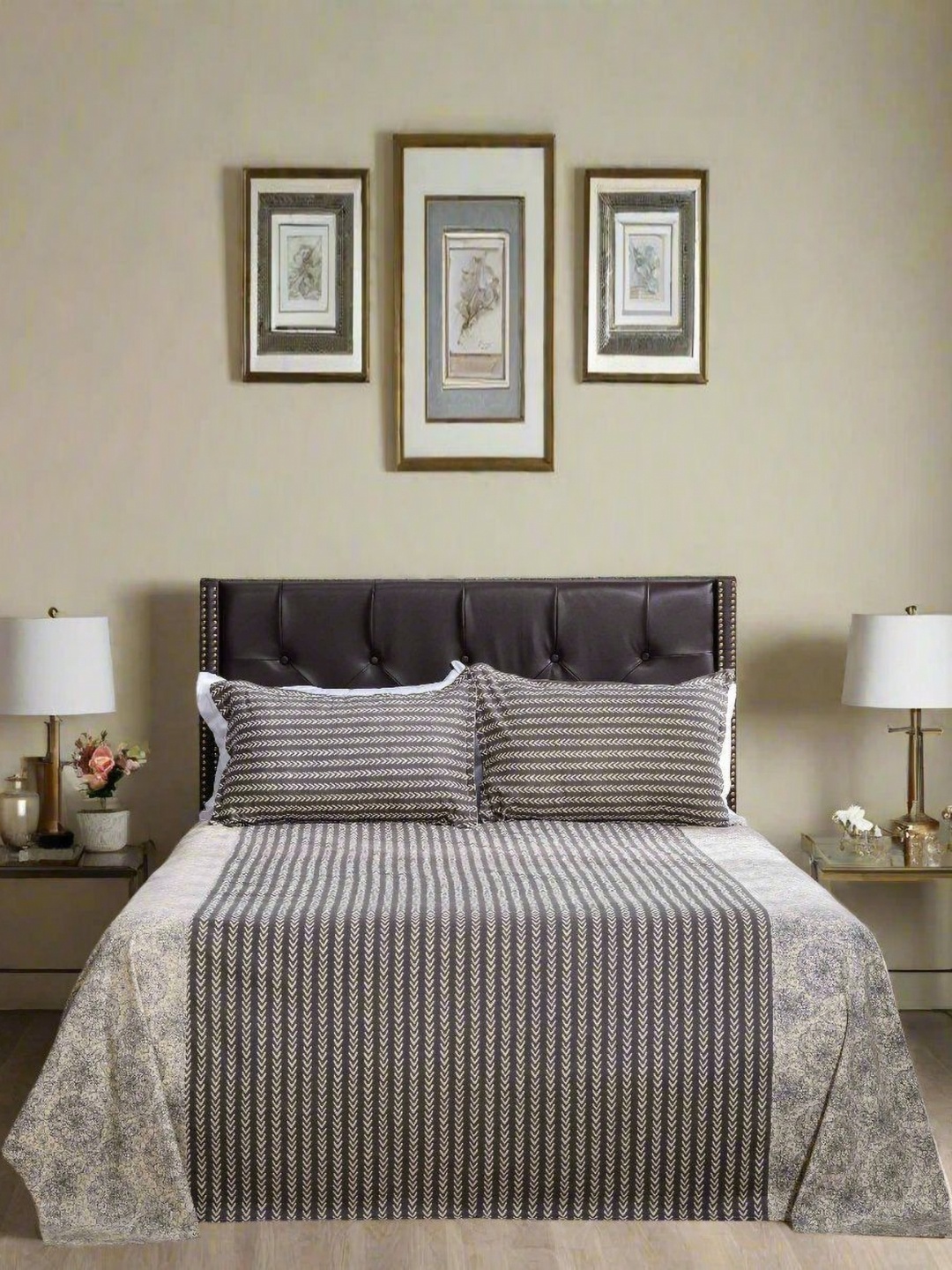 

SHAHENAZ Beige & Grey Floral Cotton 120 TC Queen Bedsheet with 2 Pillow Covers