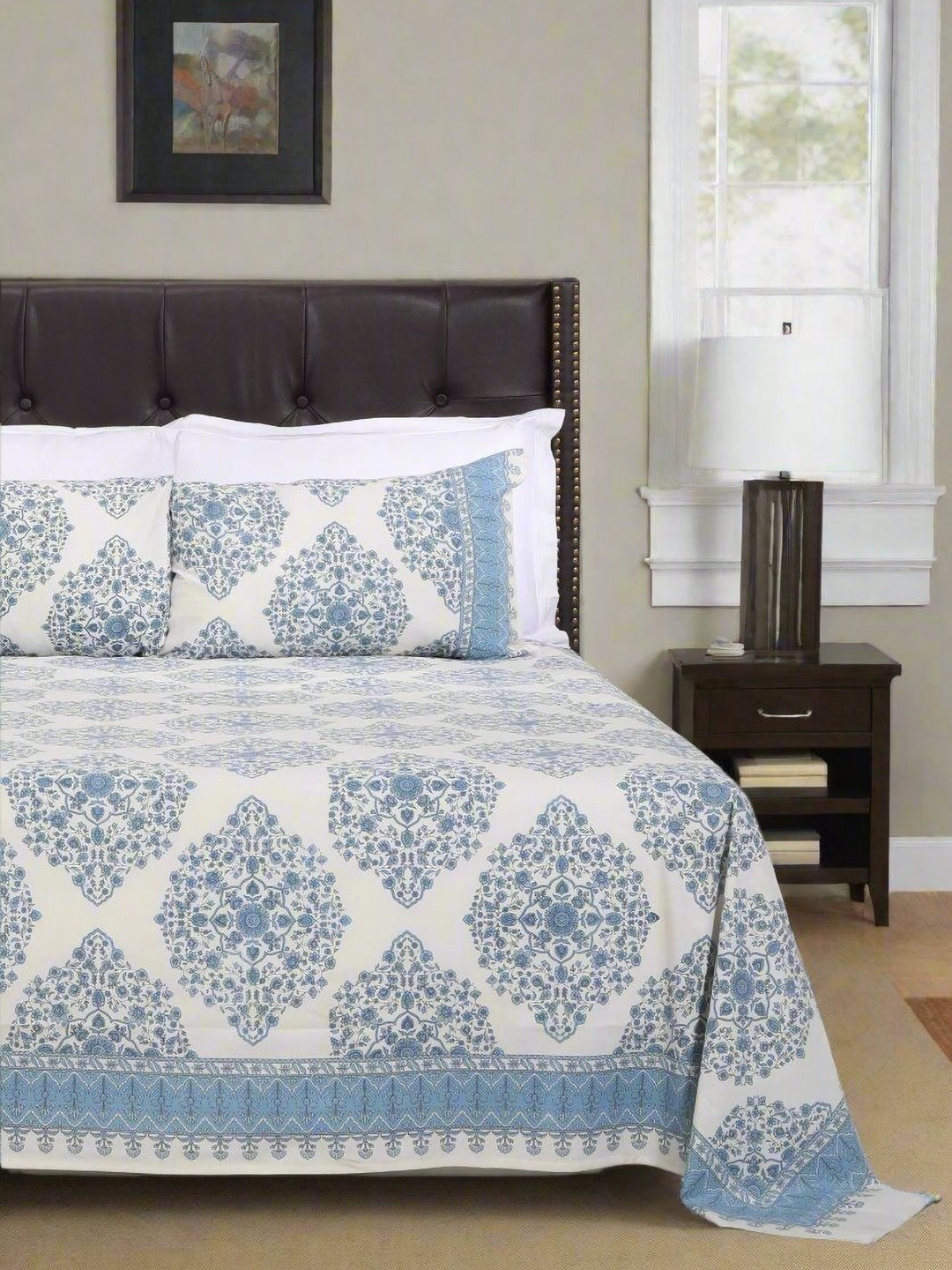 

SHAHENAZ Blue & White Floral Cotton 120 TC King Bedsheet with 2 Pillow Covers