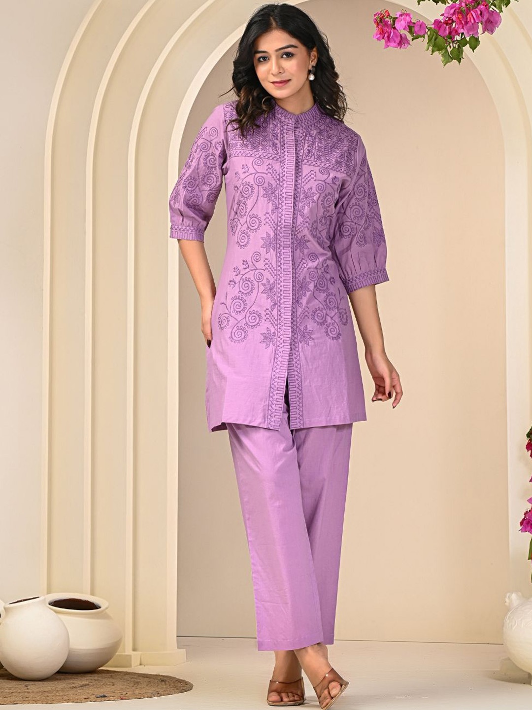 

Zolo Label Floral Embroidered Mandarin Collar Tunic With Trousers, Purple